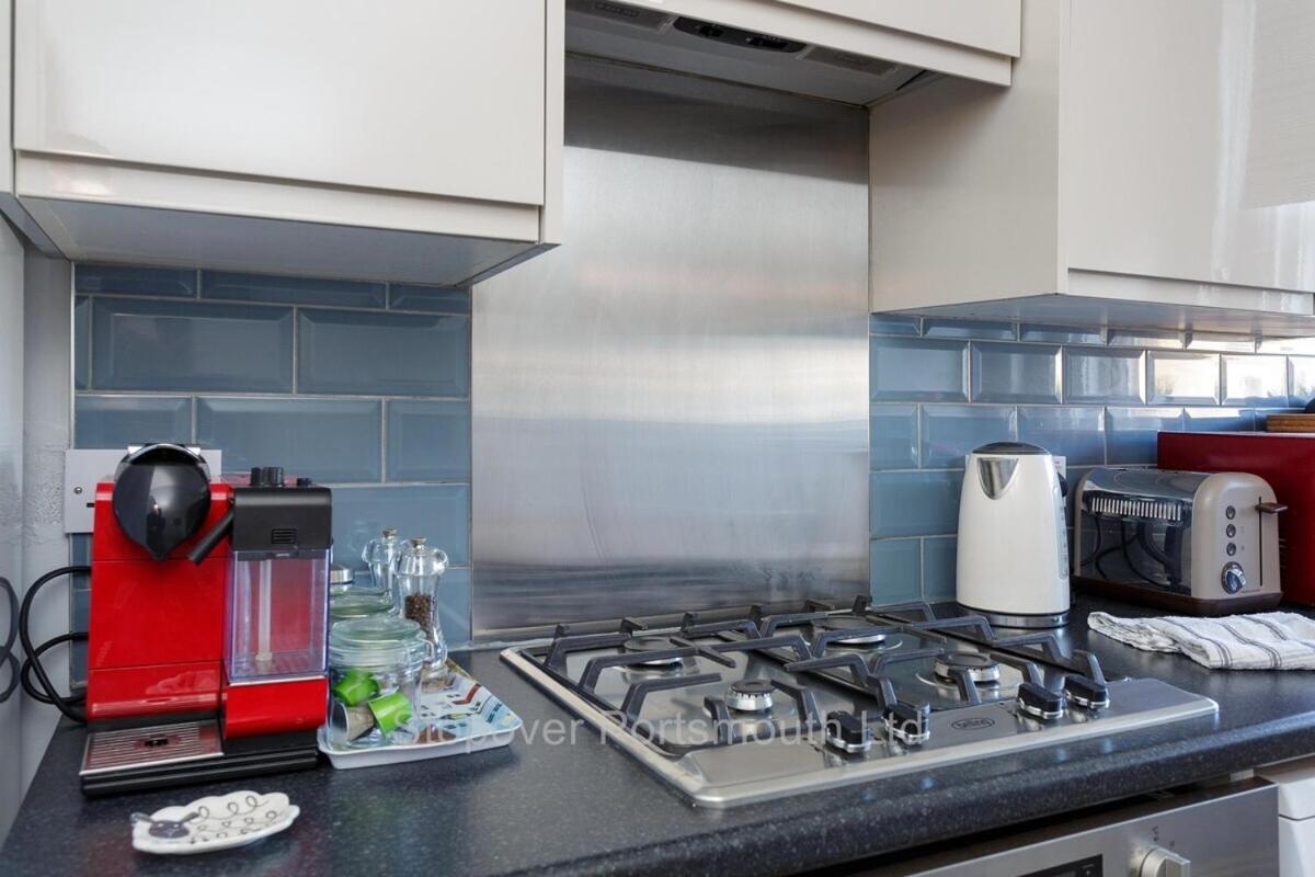Stopover At Orchard Apartment Light And Cosy Portsmouth Eksteriør billede