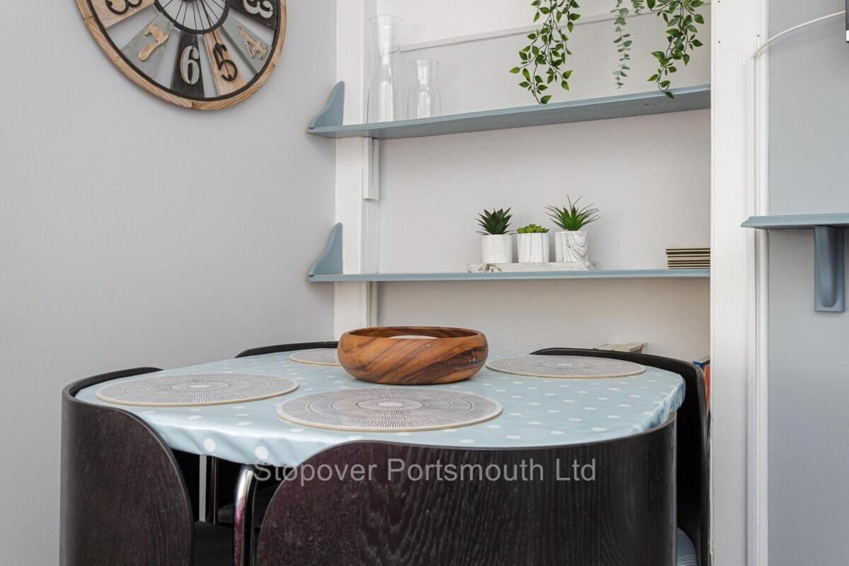 Stopover At Orchard Apartment Light And Cosy Portsmouth Eksteriør billede